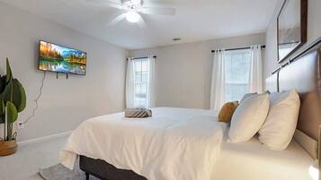 Iron/ironing board, travel crib, WiFi, bed sheets