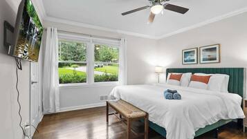 6 bedrooms, iron/ironing board, travel cot, WiFi