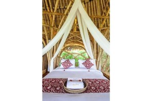 2 bedrooms, internet, bed sheets