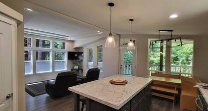 Fieldbrook Cottage in Redwood Forest