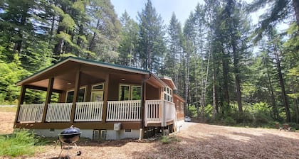Fieldbrook Cottage in Redwood Forest