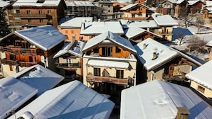 Unclassified image, 2 of 3, button - Chalets for 6 People (Champagny-en-Vanoise)