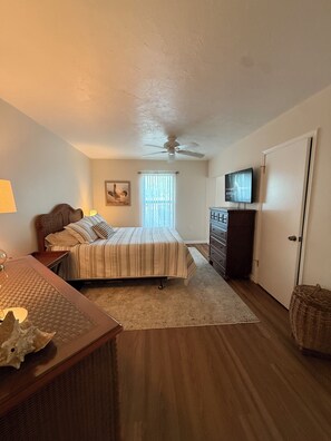 2 bedrooms, free WiFi - 2/2 CONDO IN POPULAR GOLF VILLAGE AT SUN 'N LAKE! Overlooks golf course & pool! (Sebring)
