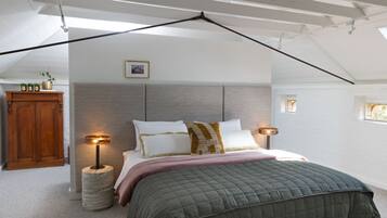 1 bedroom, iron/ironing board, bed sheets