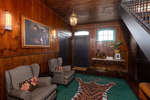 المنشأة من الداخل