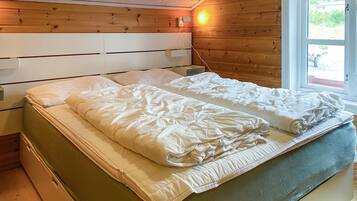 4 bedrooms, free WiFi