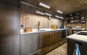 Stovetop, dishwasher, coffee/tea maker