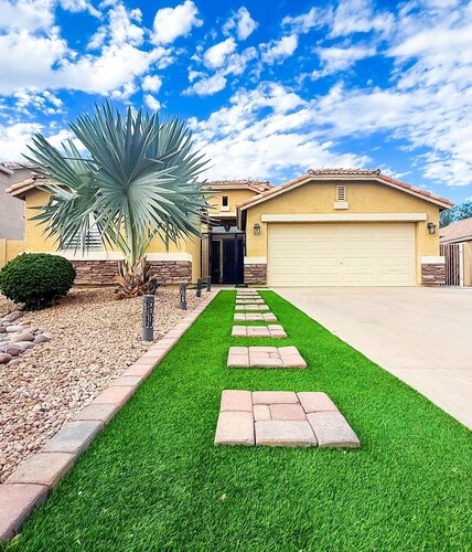 Civic Centre: Compact Ste Layout + Separate Entry