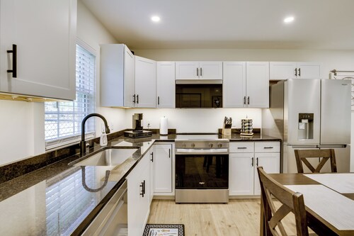 Wooded Retreat w/ Pet-Friendly Yard in Standish