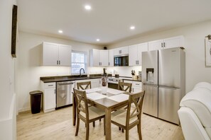 Dining - Wooded Retreat w/ Pet-Friendly Yard in Standish (Standish)