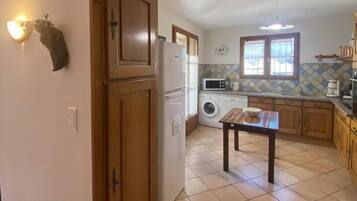 Réfrigérateur, micro-ondes, four, lave-vaisselle