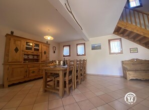 Dining - Las bistas - SOUANYAS (SOUANYAS)