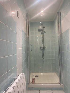 Shower - Formi-Dable - FORMIGUERES (FORMIGUERES)