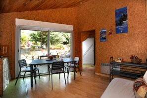 Dining - La Villa Andréanne- Gîte Vinya (PORT-VENDRES)