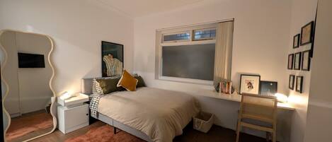 1 bedroom, WiFi, bed sheets