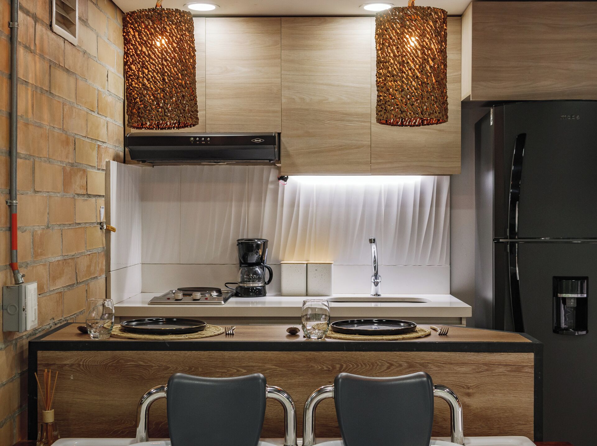 Grand Studio Suite, Hot Tub | Interior detail