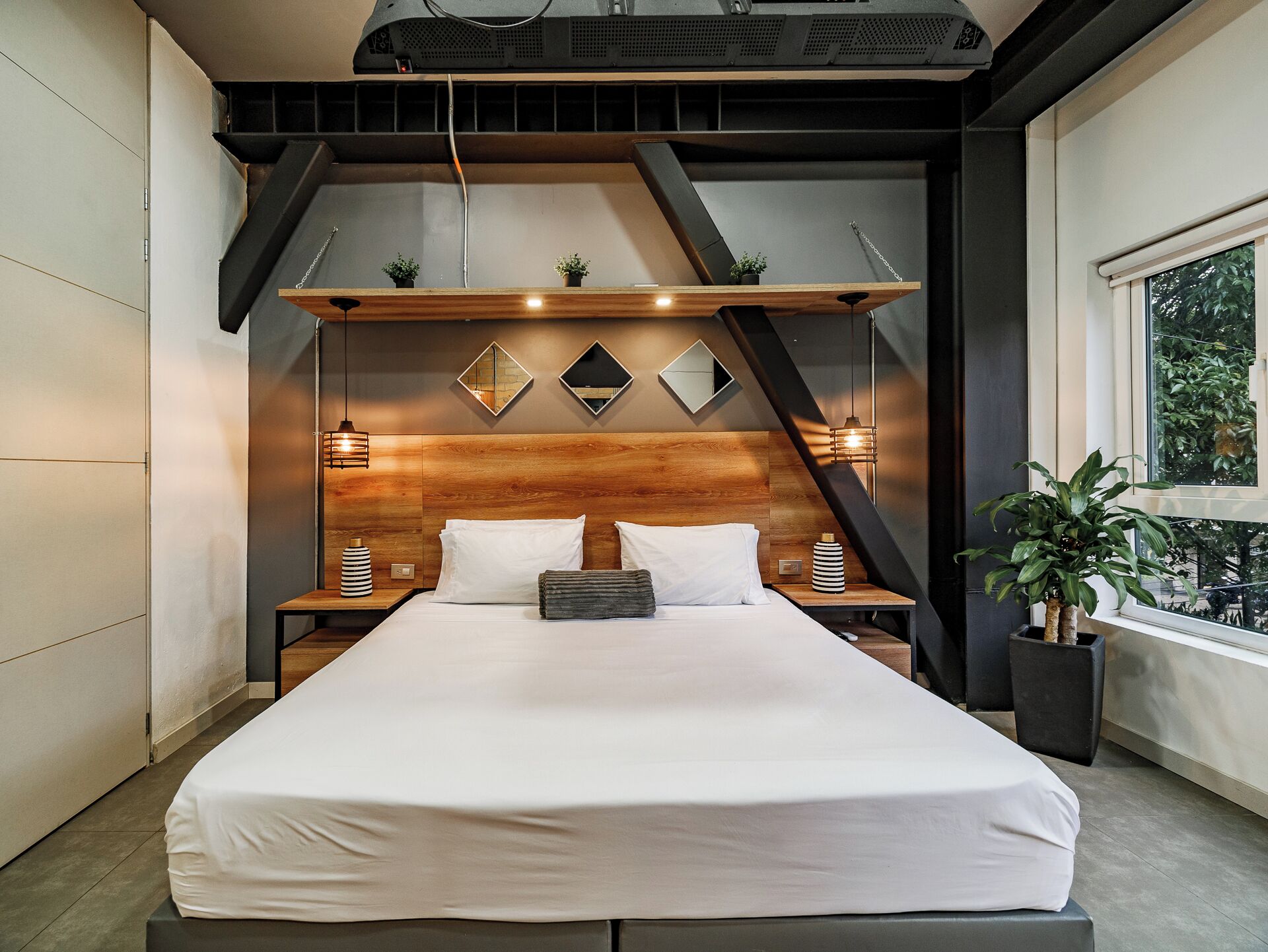 Grand Studio Suite, Jetted Tub