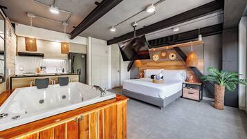 Suite Studio Majestueuse, bain à remous