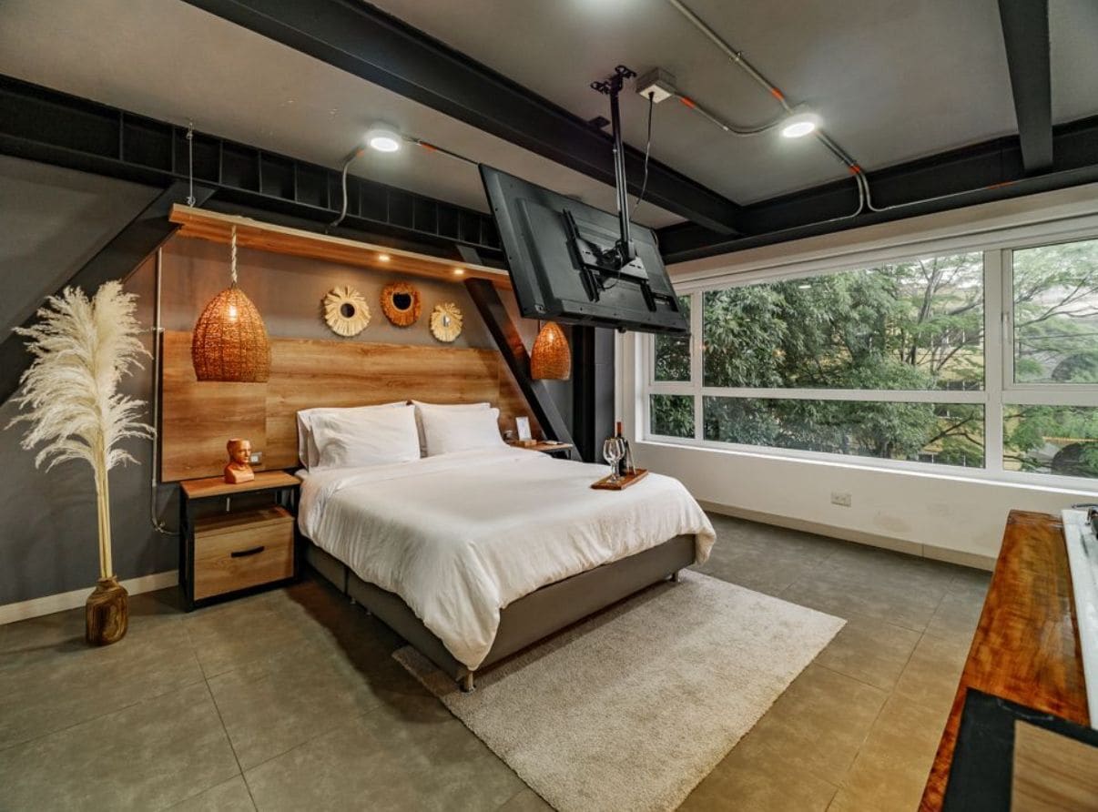 Double Room Deluxe 404 | 客房內保險箱、筆電工作空間、熨斗/熨衣板、免費無線上網