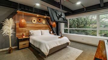 Double Room Deluxe 404 | In-room safe, laptop workspace, iron/ironing board, free WiFi