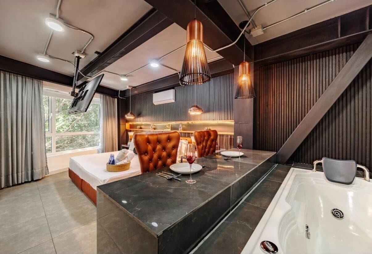 Double Room Deluxe 303 | In-room safe, laptop workspace, iron/ironing board, free WiFi