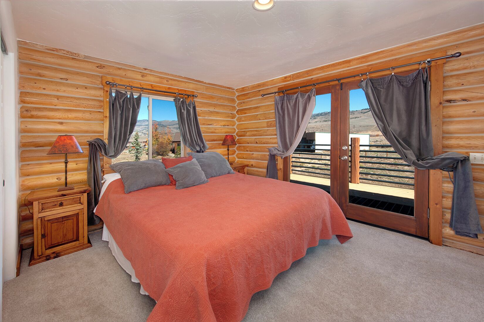 5 soverom, skrivebord, strykejern/-brett og wi-fi (inkludert)