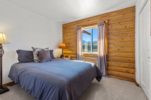 Unclassified image, 5 of 65, button - 5 Bedroom Log Cabin with Beautiful Mountain Views - Nearby Resorts (Silverthorne)