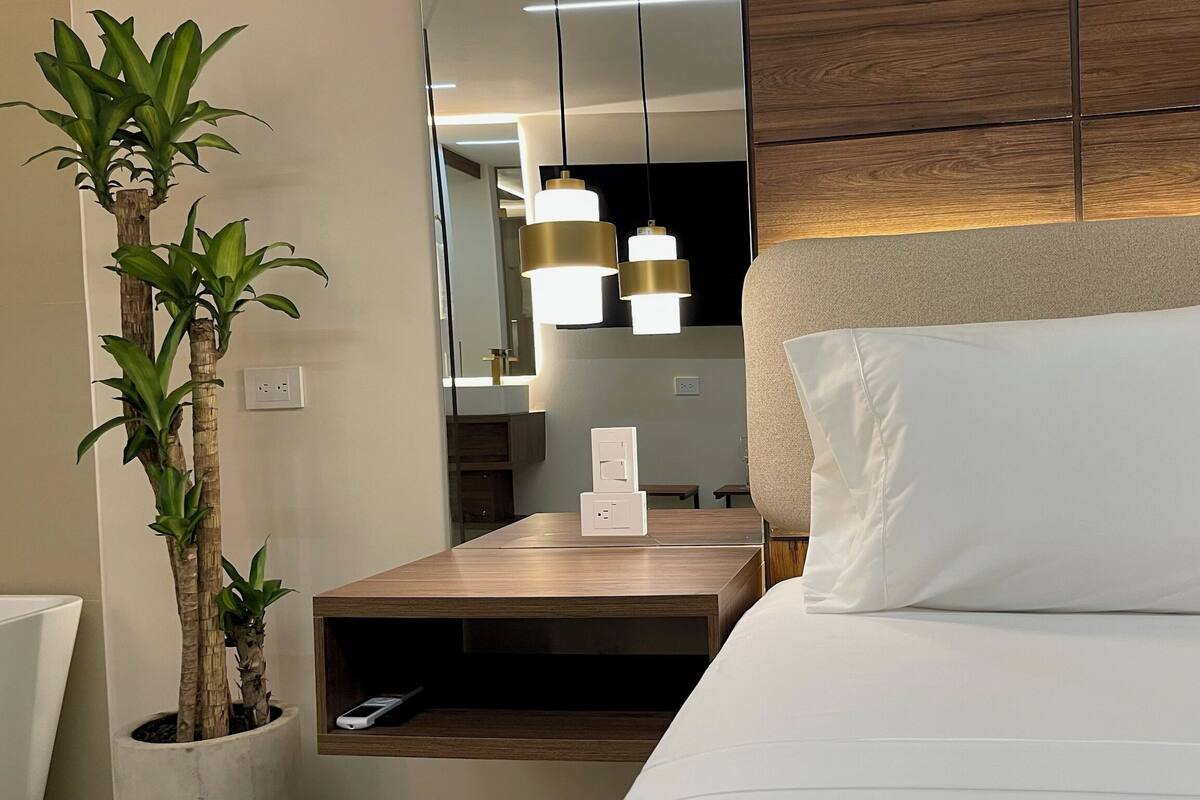 Superior Double Room 105 | Caja de seguridad en la habitación y tabla de planchar con plancha