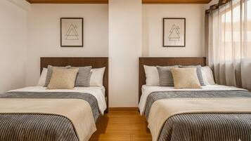 2 bedrooms, iron/ironing board, internet, bed sheets