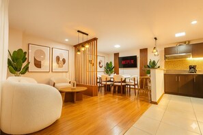 Dining - Totems City Home: Modern, Safe and Well Located (Cuenca)