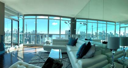Stunning Penthouse Retreat with Epic Lake & CN Tower Views â Your Dream Toronto