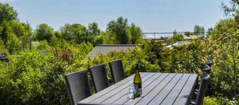 5 Star Holiday Home in Ronde