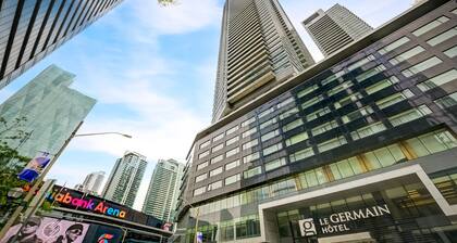 Stunning Penthouse Retreat with Epic Lake & CN Tower Views – Your Dream