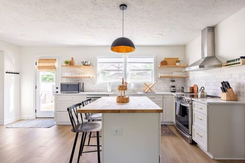 Traders Point Retreat w/ Pool, Hot Tub & Fire Pit