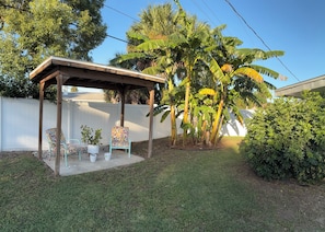 Property grounds - Seaside Serenity-Tranquil Beachside 2-bedroom home in beautiful Ormond-By-Sea (Ormond Beach)