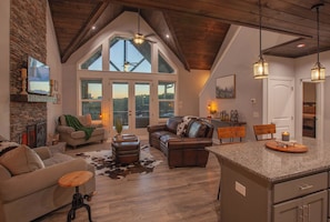 Smart TV, fireplace, books - NEW! Luxury Mountain View Cabin: Outdoor Fireplace w/ TV, Hot Tub (Morganton)