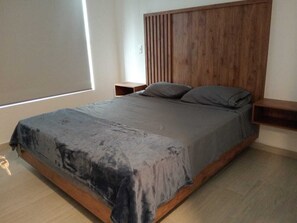 2 chambres, fer et planche à repasser, Wi-Fi gratuit, draps fournis