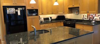 3-bedroom Ranch house between Waban Village and Four Corners