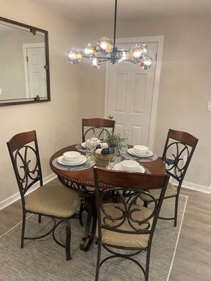 تناول الطعام