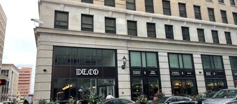 FIFA ready! 30 mins to Philly- Condo with Parking, near Amtrak & Septa station