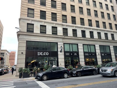 FIFA ready! 30 mins to Philly- Condo with Parking, near Amtrak & Septa station