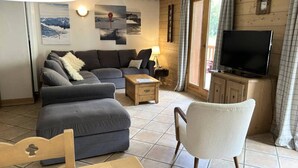 Living area - THE Gypsum Chalets A08 (Les Belleville)