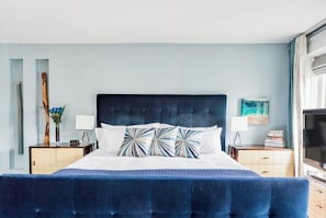 3 bedrooms, iron/ironing board, WiFi, bed sheets - Charming Century Home - Easy stroll to restaurants, parks, schools, transit (Toronto)