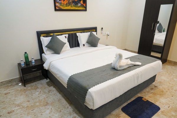 Luxury Double Room, City View | In-room safe, desk, laptop workspace, blackout drapes