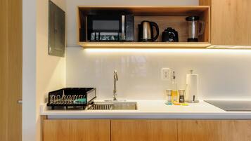 Apartment | Private kitchen | Cookware/dishes/utensils