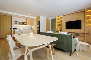 Apartment | Dining room - Chihuahua 230 by Wynwood House (Mexico City)
