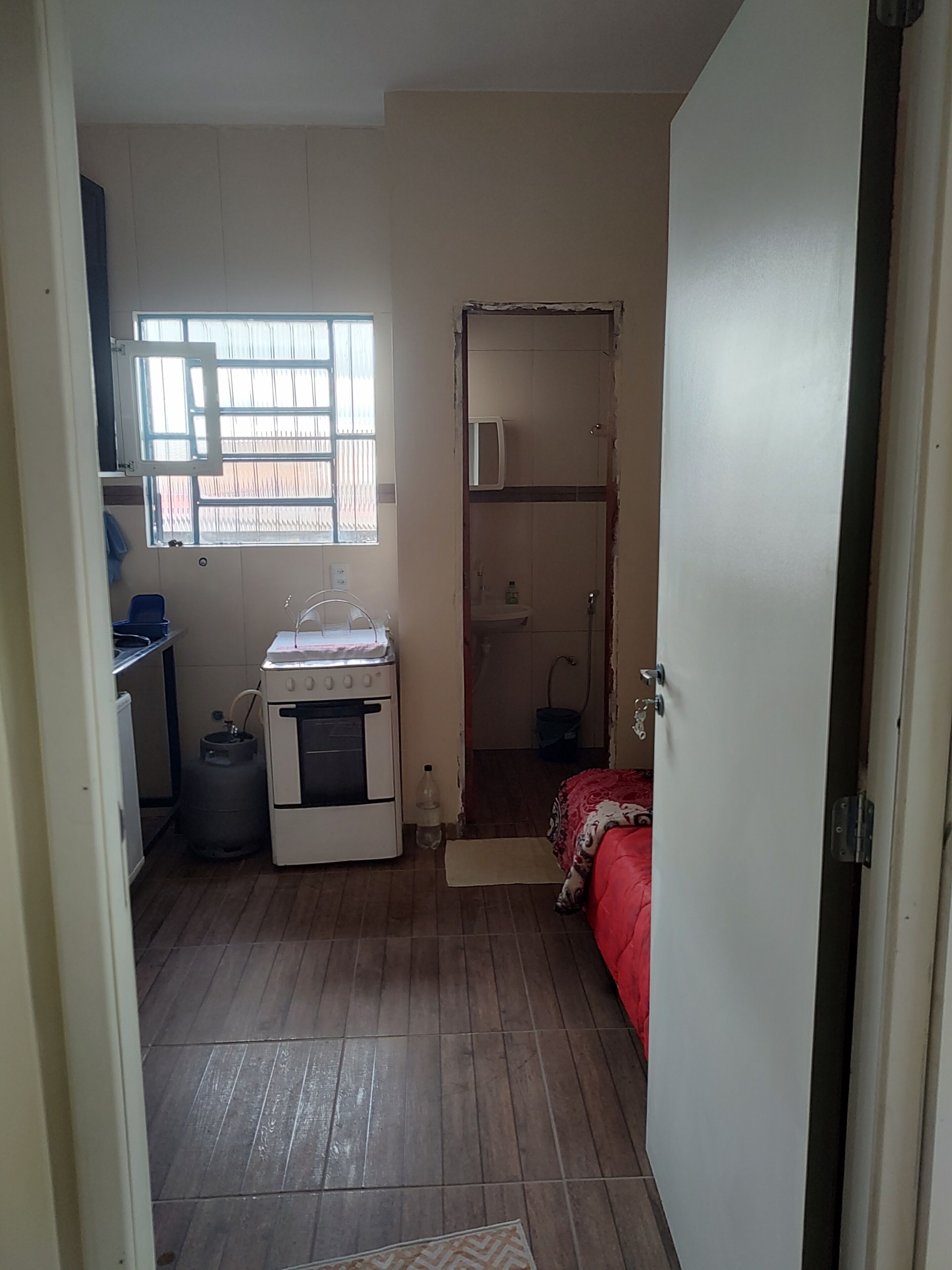 2 quartos, acesso à internet, roupa de cama