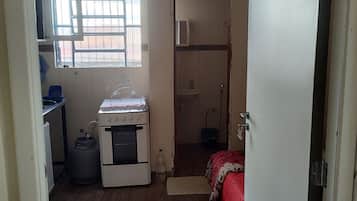 2 quartos, acesso à internet, roupa de cama