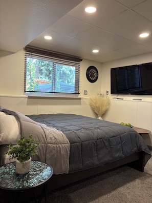 1 bedroom, in-room safe, iron/ironing board, free WiFi - The Cozy Nest (Englewood)