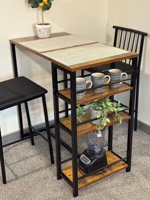 Interior - The Cozy Nest (Englewood)